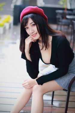 他扒开我奶罩揉吮我奶头视频