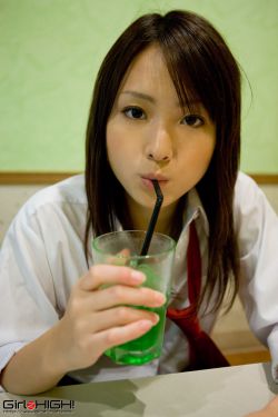 棒棒糖放屁眼里吸收小视频