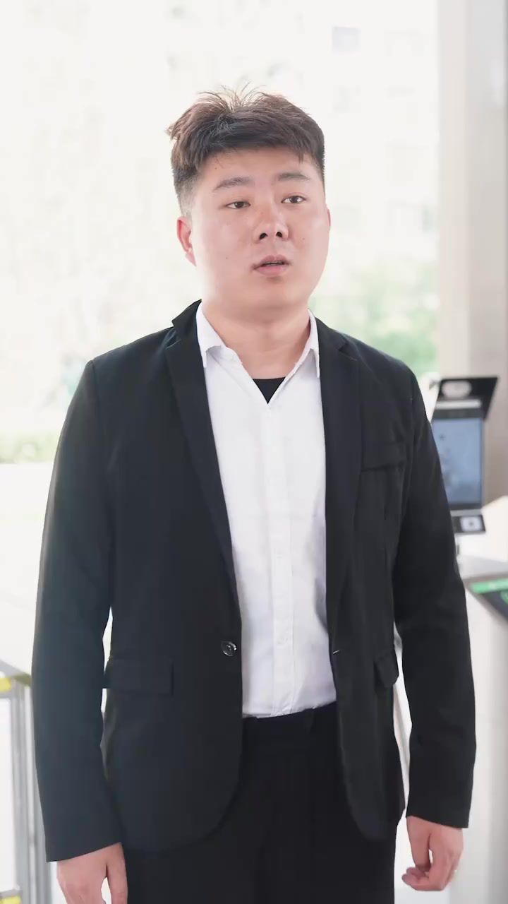 拽妈携崽归来（一胎三宝，神秘爹地竟是大佬）